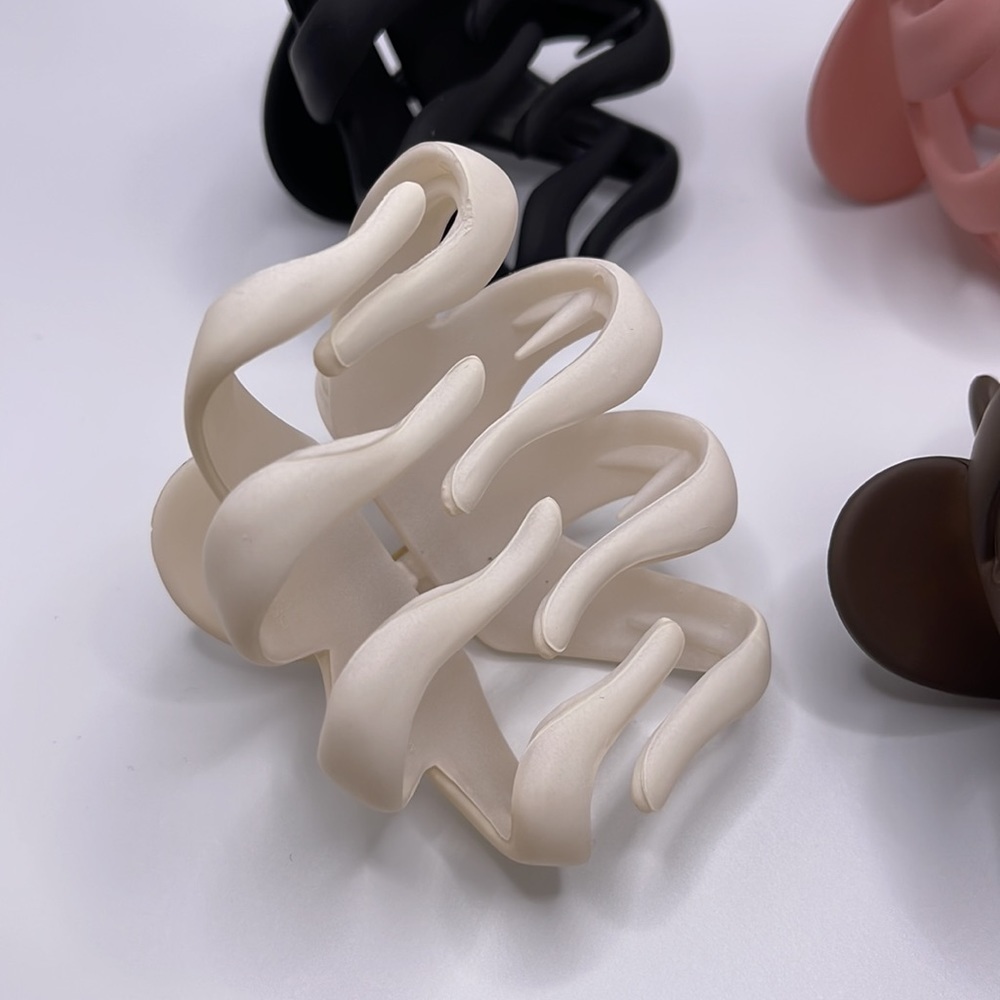 Large Hair Claw Clips 4 PCs assorted colors matte - Picture 4 of 7